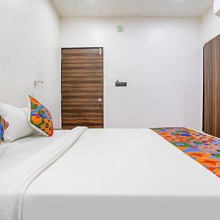 Fabhotel Lotus I Surat Zewnętrze zdjęcie