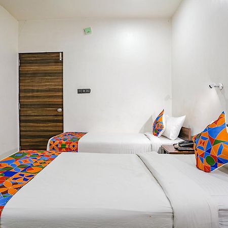 Fabhotel Lotus I Surat Zewnętrze zdjęcie